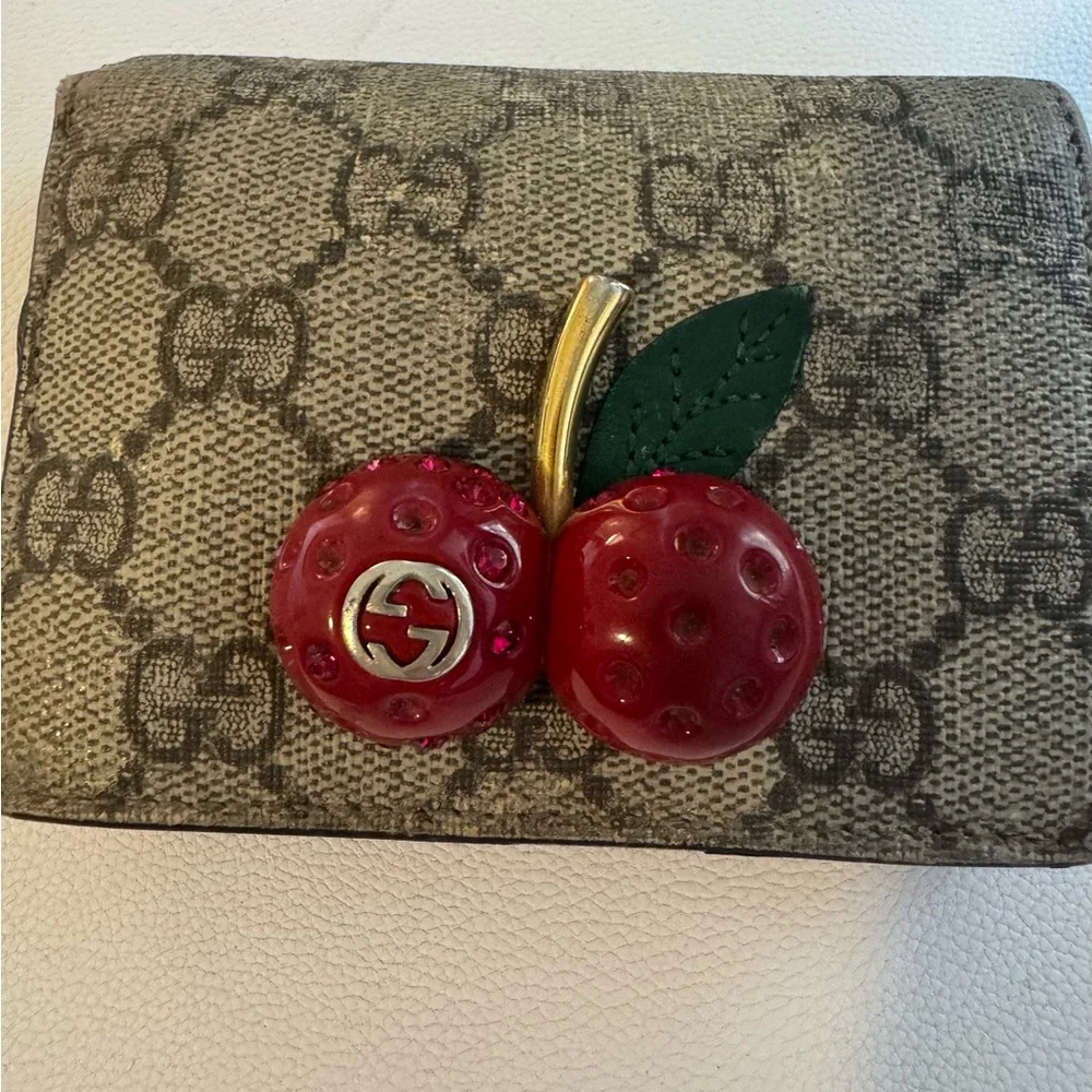 Gucci Brown GG Supreme Canvas Wallet with Red Cherry 3D SALE!! - Picture 2 of 14